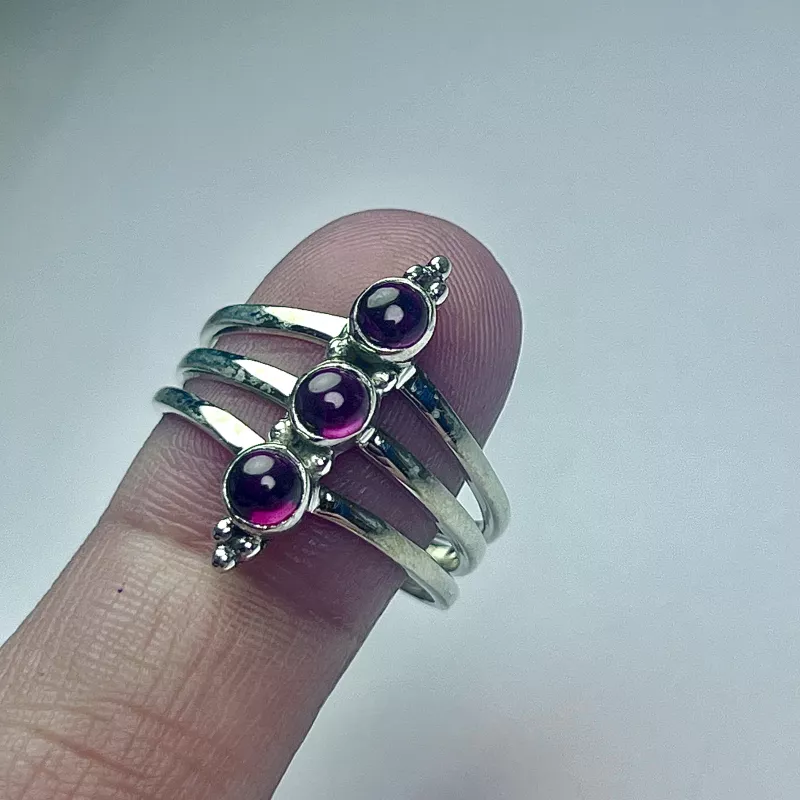 Lal (Garnet) Taşından Gümüş Yüzük