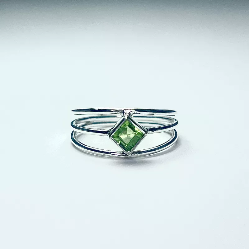 Peridot (Zebercet) Taşından Gümüş Yüzük
