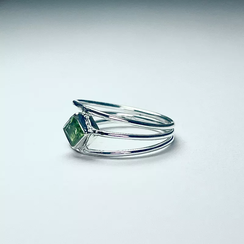 Peridot (Zebercet) Taşından Gümüş Yüzük