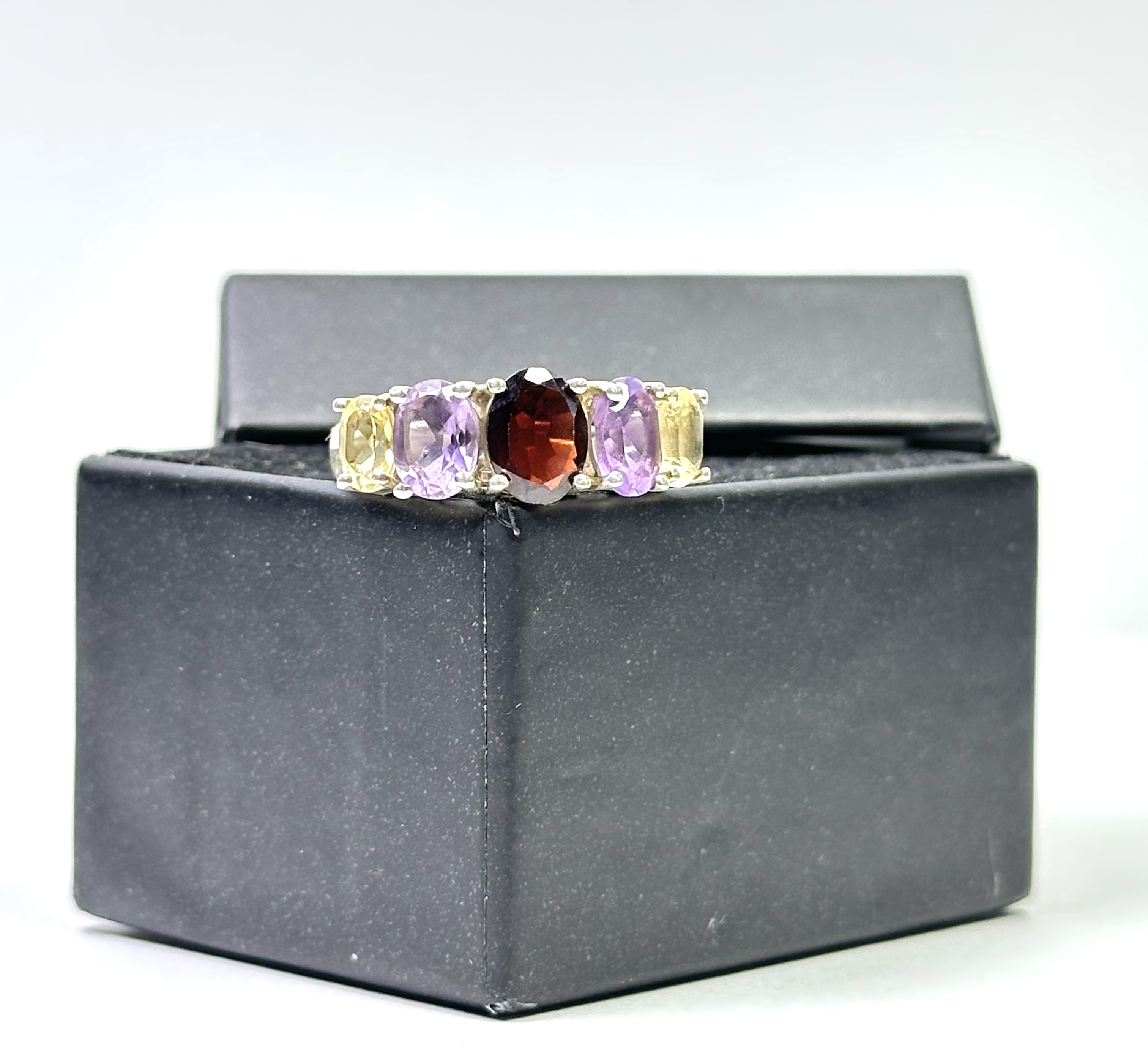 Sitrin, Ametist ve Lal Taşlarından Gümüş Yüzük