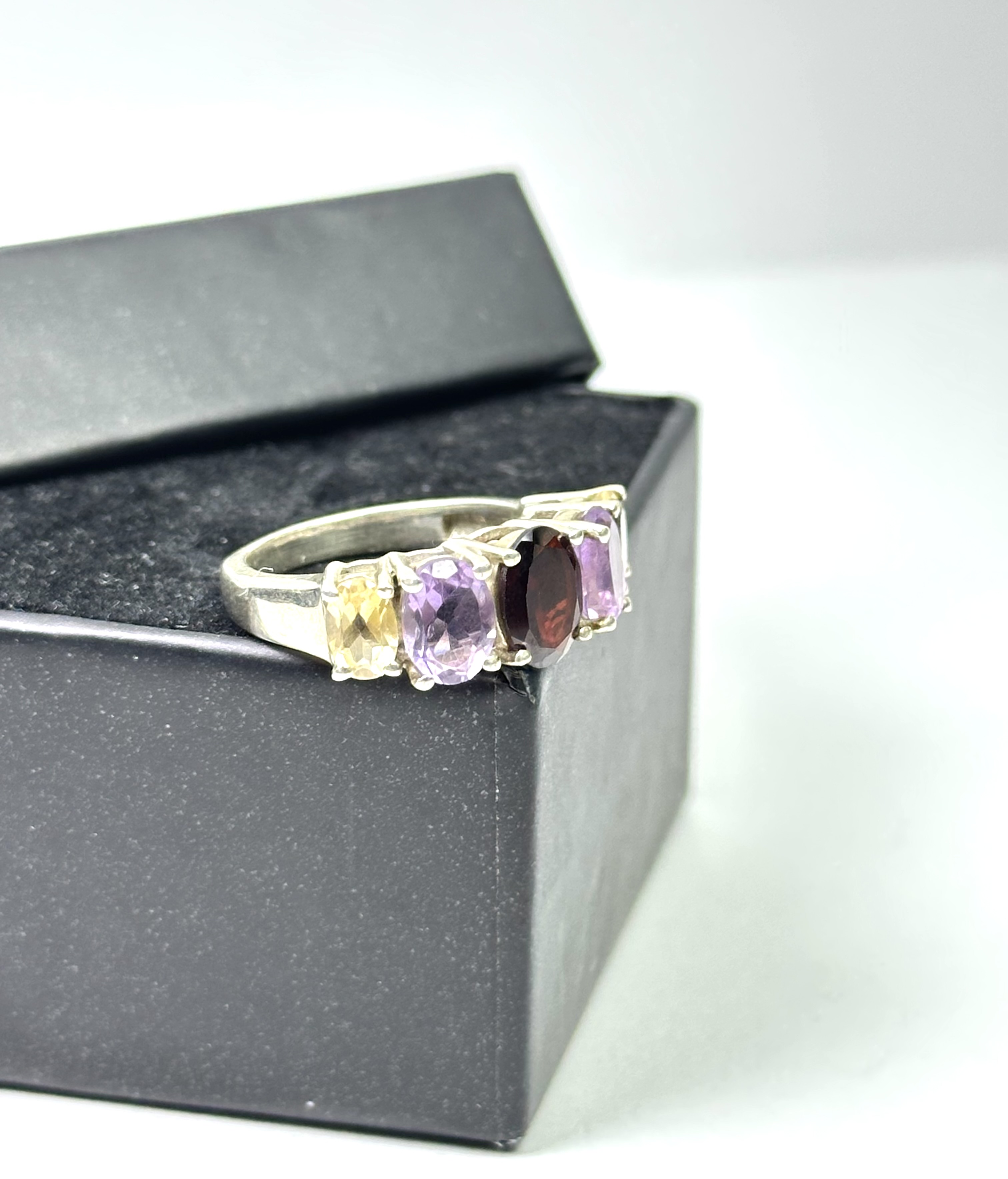 Sitrin, Ametist ve Lal Taşlarından Gümüş Yüzük