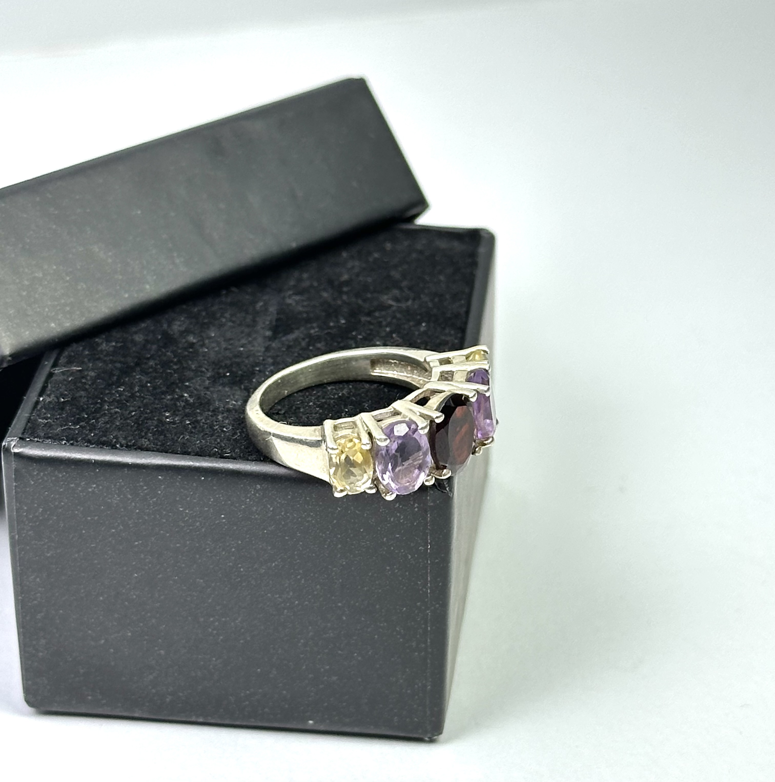 Sitrin, Ametist ve Lal Taşlarından Gümüş Yüzük