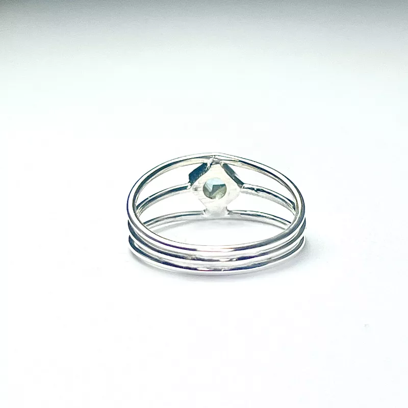 Topaz Taşından Gümüş Yüzük