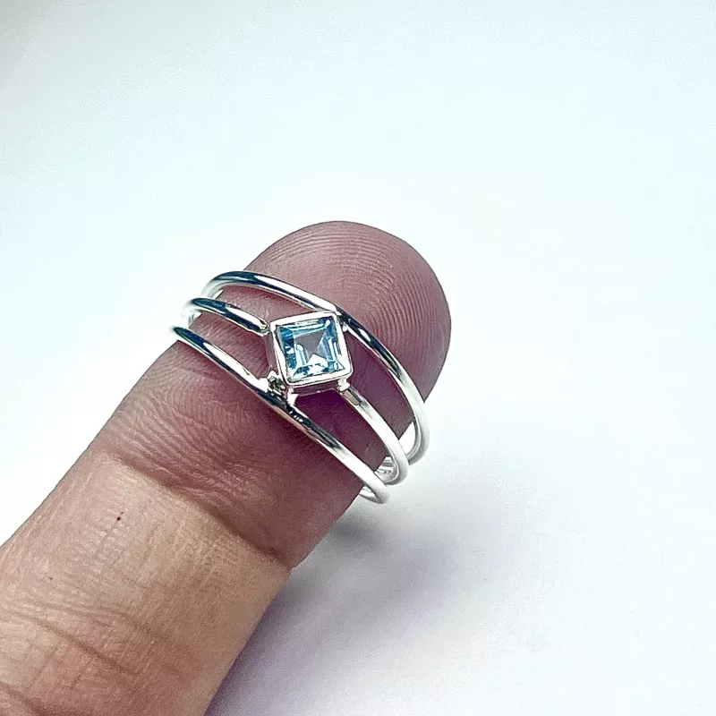 Topaz Taşından Gümüş Yüzük