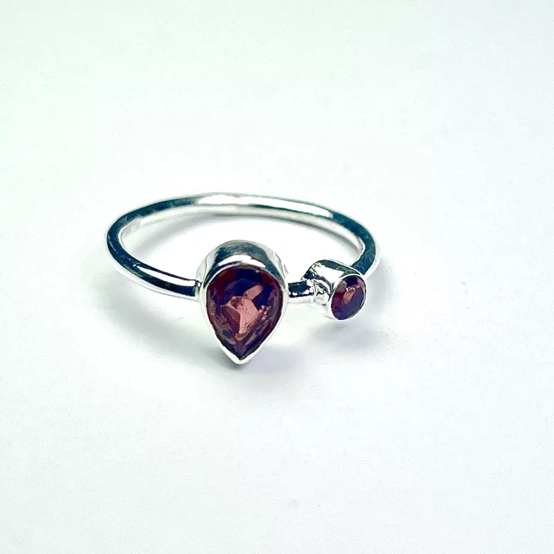 Lal (Garnet) Taşından Gümüş Yüzük