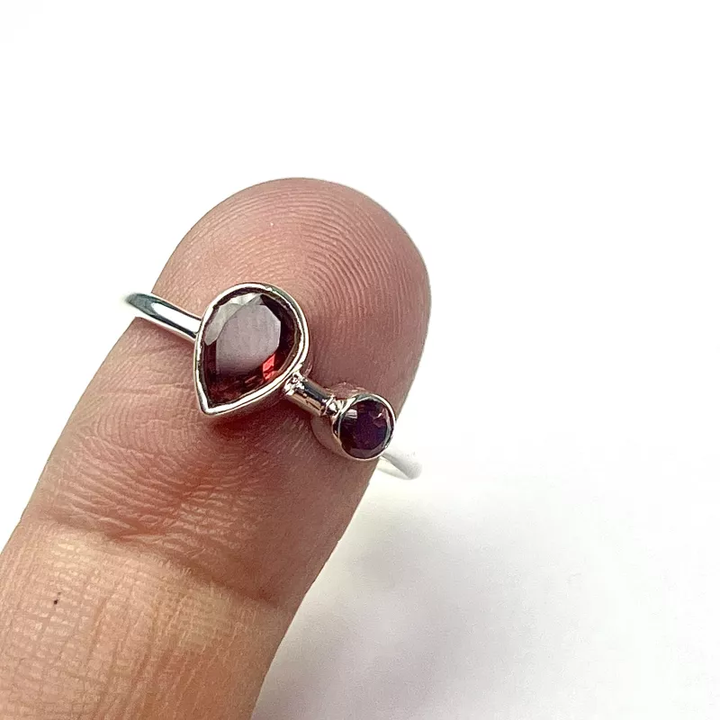 Lal (Garnet) Taşından Gümüş Yüzük