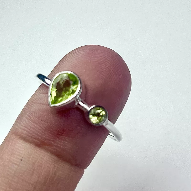 Peridot(zebercet) Taşından Gümüş Yüzük