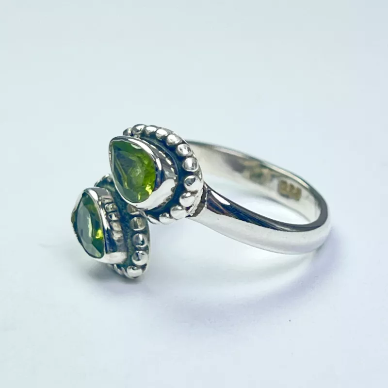 Zebercet(Peridot) Taşından Gümüş Yüzük