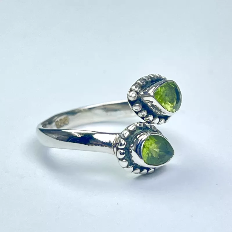 Zebercet(Peridot) Taşından Gümüş Yüzük