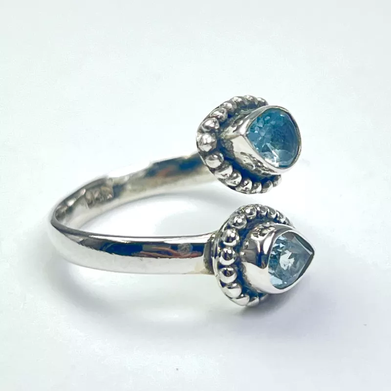 Topaz Taşından Gümüş Yüzük