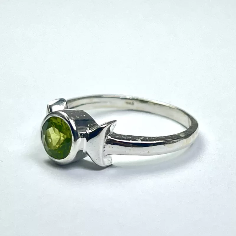 Peridot(Zebercet) Taşından Gümüş Yüzük
