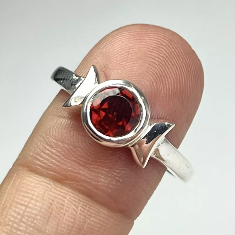 Lal(Garnet) Taşından Gümüş Yüzük