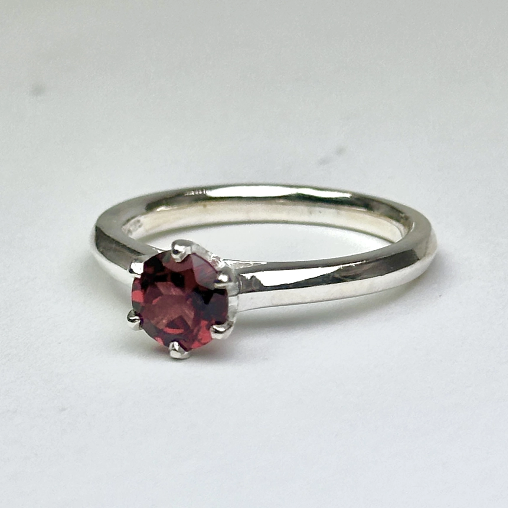 Faset kesimli Lal(Garnet) Taşından Gümüş Yüzük