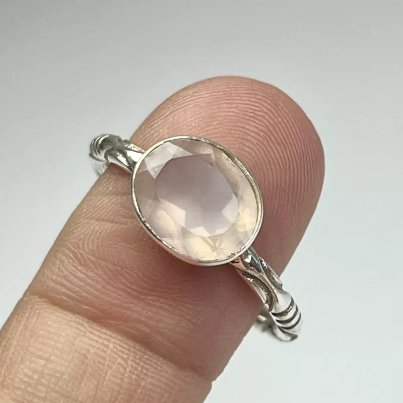 Pembe Kuvars Taşından Gümüş Yüzük