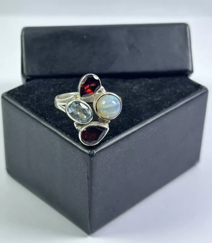 Opal, Lal, Topaz Taşlarından Gümüş Yüzük