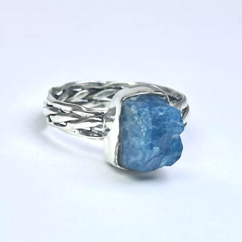 Apatit Taşından Gümüş Yüzük