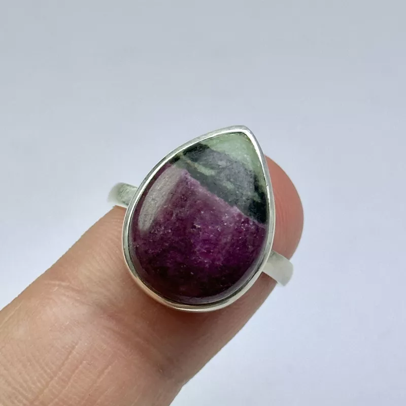Ruby Zoisit (Anyolit)