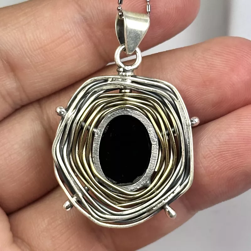 Obsidyen Taşından Gümüş Kolye Ucu