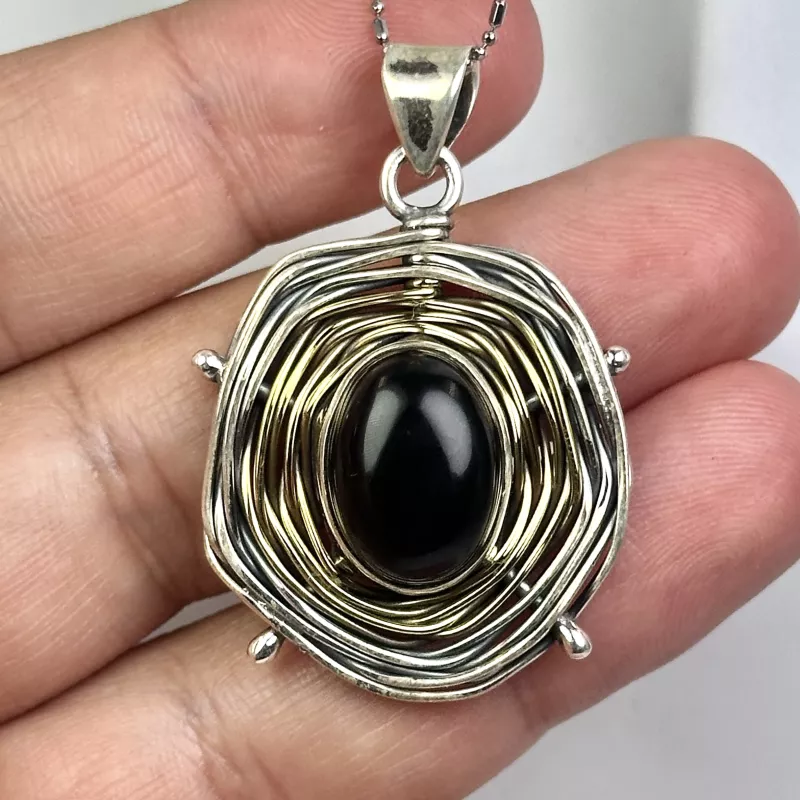 Obsidyen Taşından Gümüş Kolye Ucu