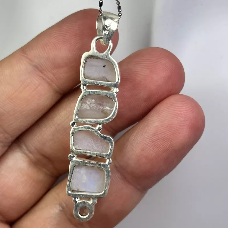 Aytaşı ve Topaz Taşından Gümüş Kolye Ucu