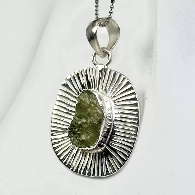 Peridot(Zebercet) Taşından Gümüş Kolye Ucu