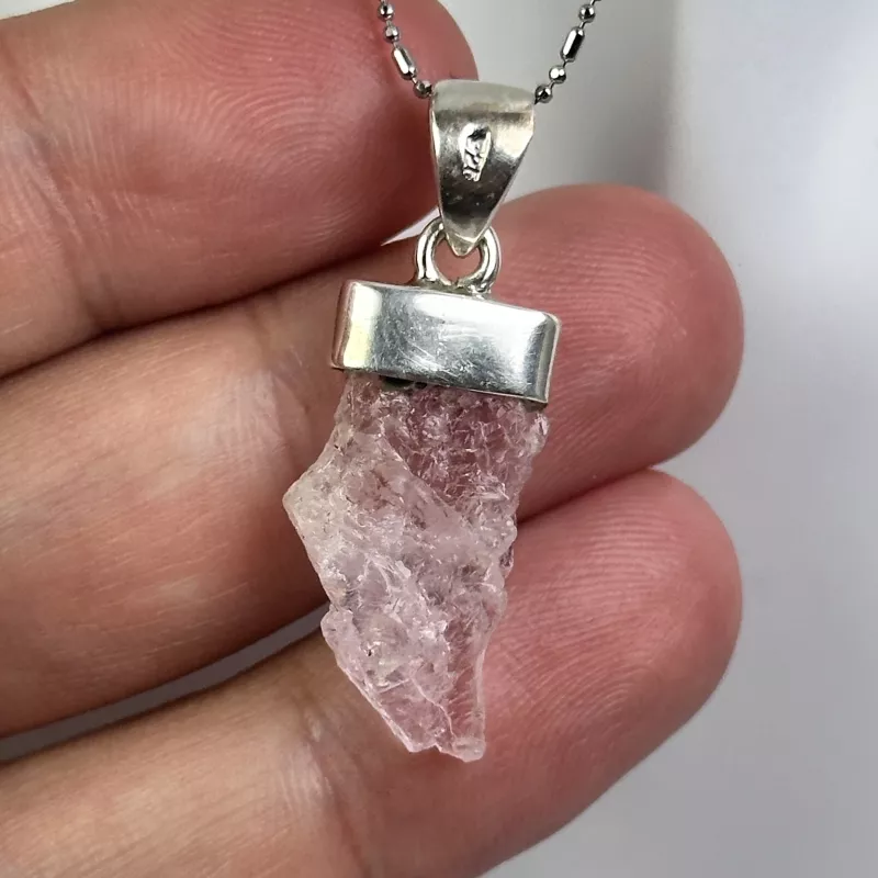Morganit (Pembe beril) Taşından Gümüş Kolye Ucu