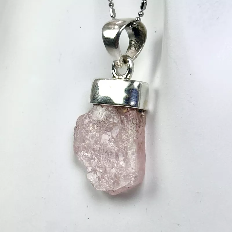 Morganit (=Pembe Beril) Taşından Gümüş Kolye Ucu