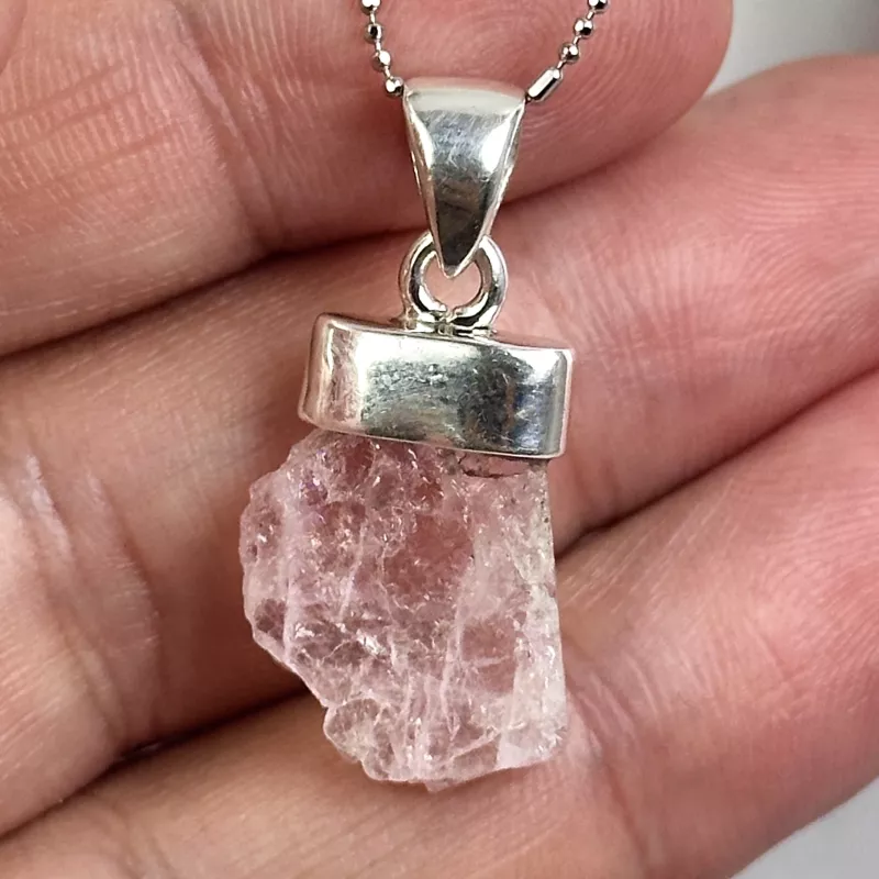 Morganit (=Pembe Beril) Taşından Gümüş Kolye Ucu