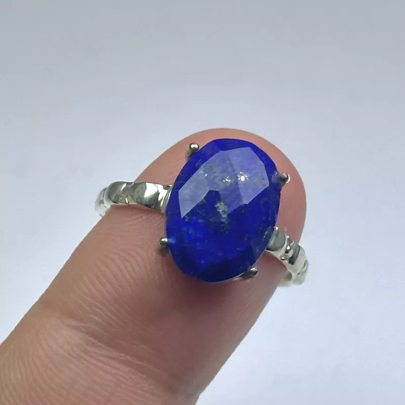 Lapis Taşından Gümüş Yüzük
