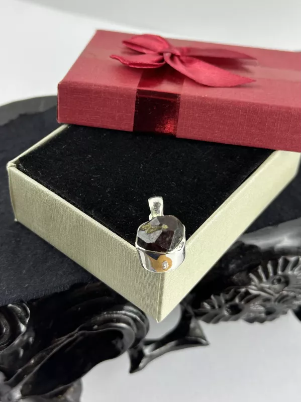 Garnet Gümüş Kolye Ucu