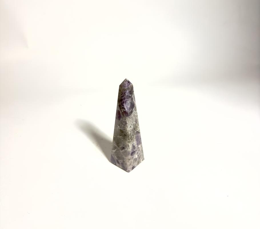 Ametist Obelisk