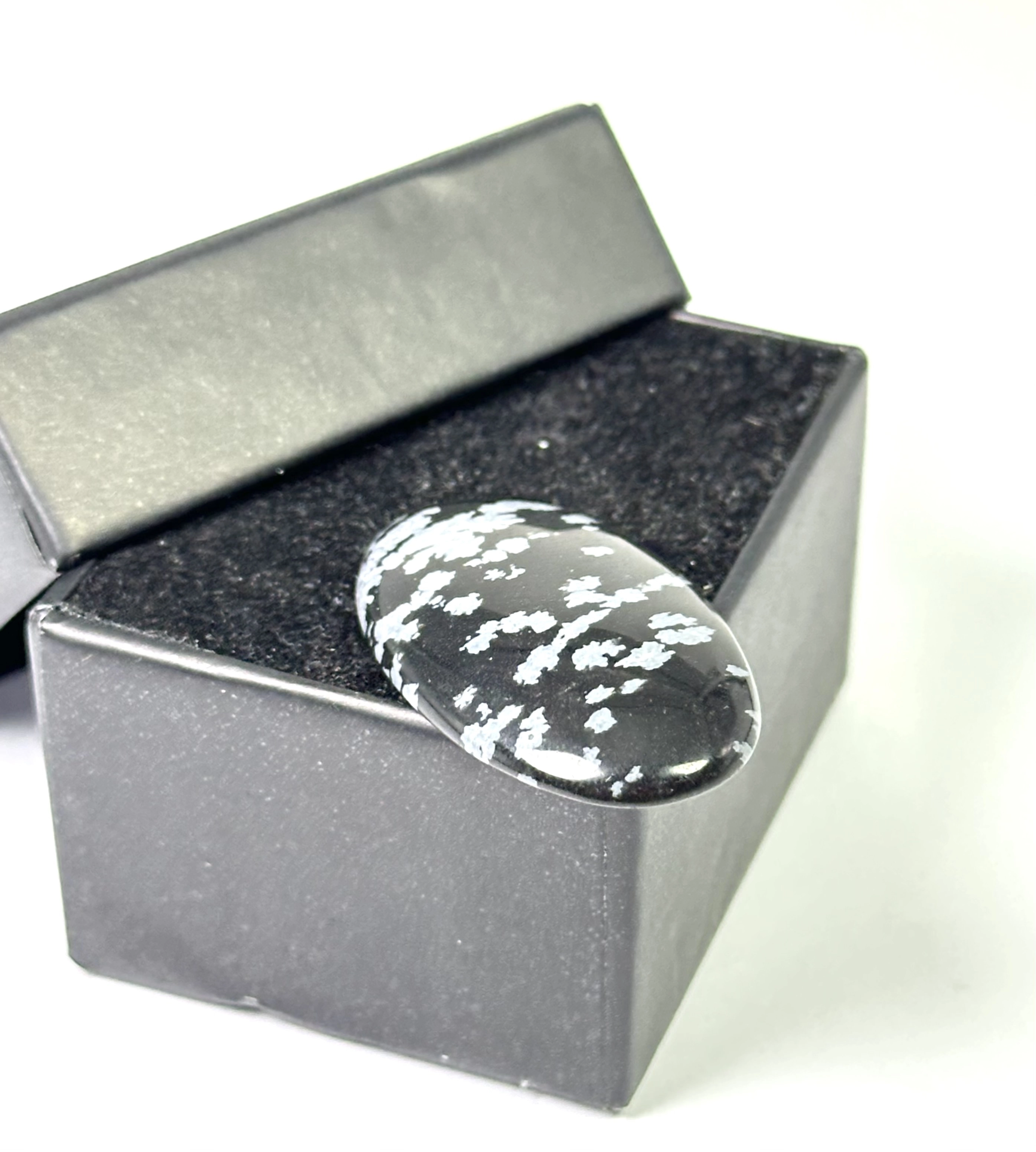 Kar Tanesi Obsidyeni Kaboşon