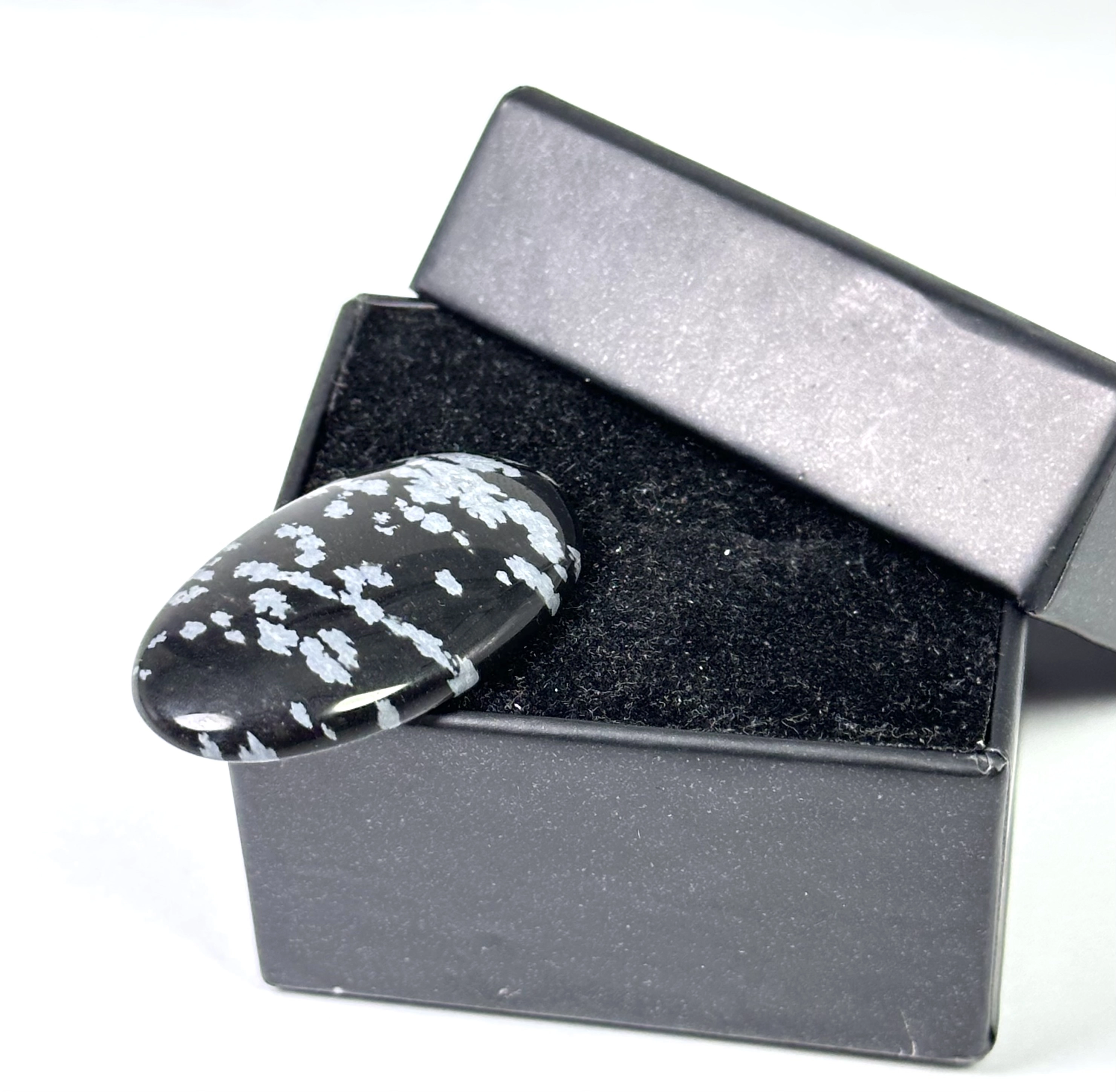 Kar Tanesi Obsidyeni Kaboşon