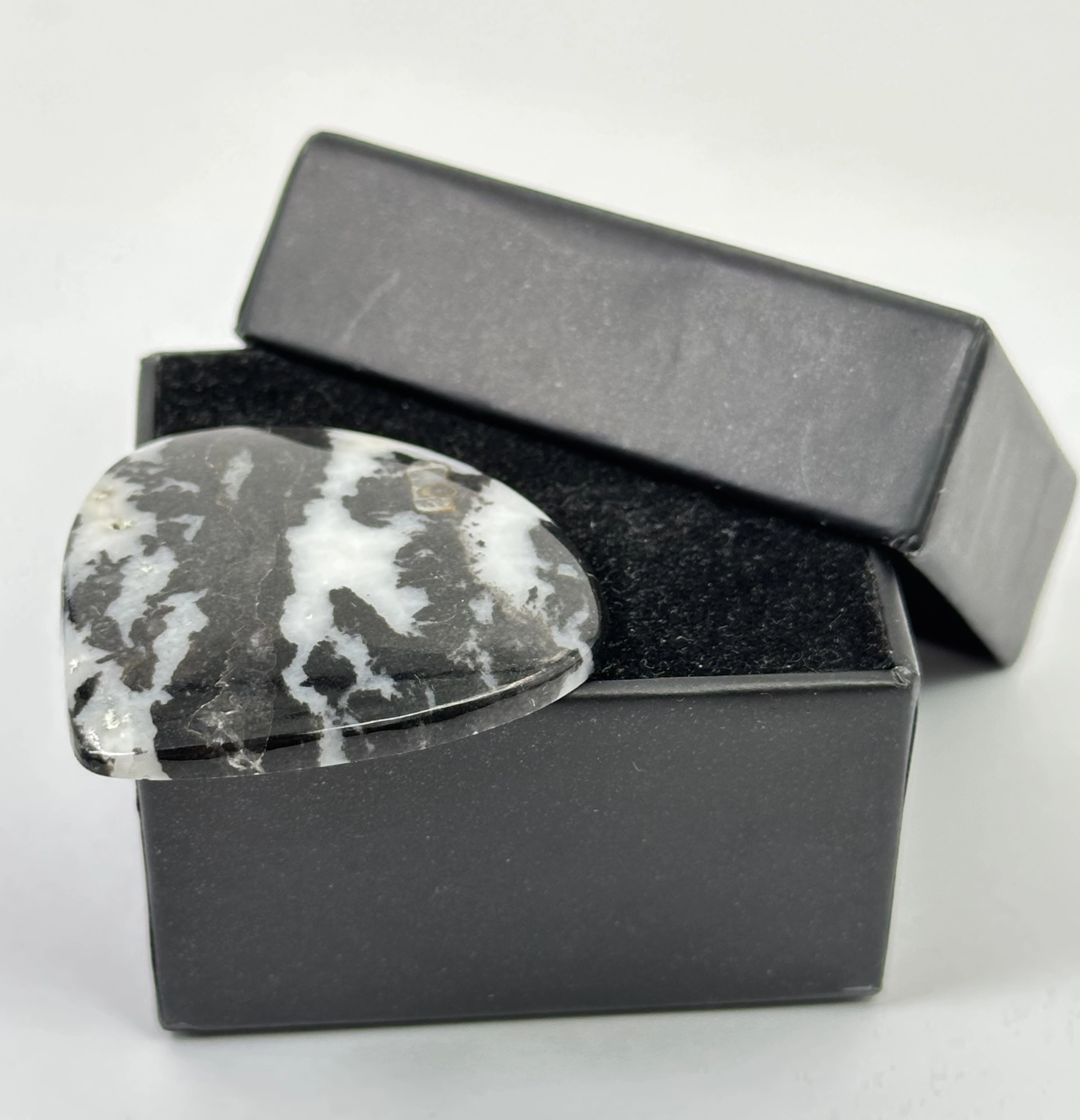 Zebra Jasper Taşından Kaboşon