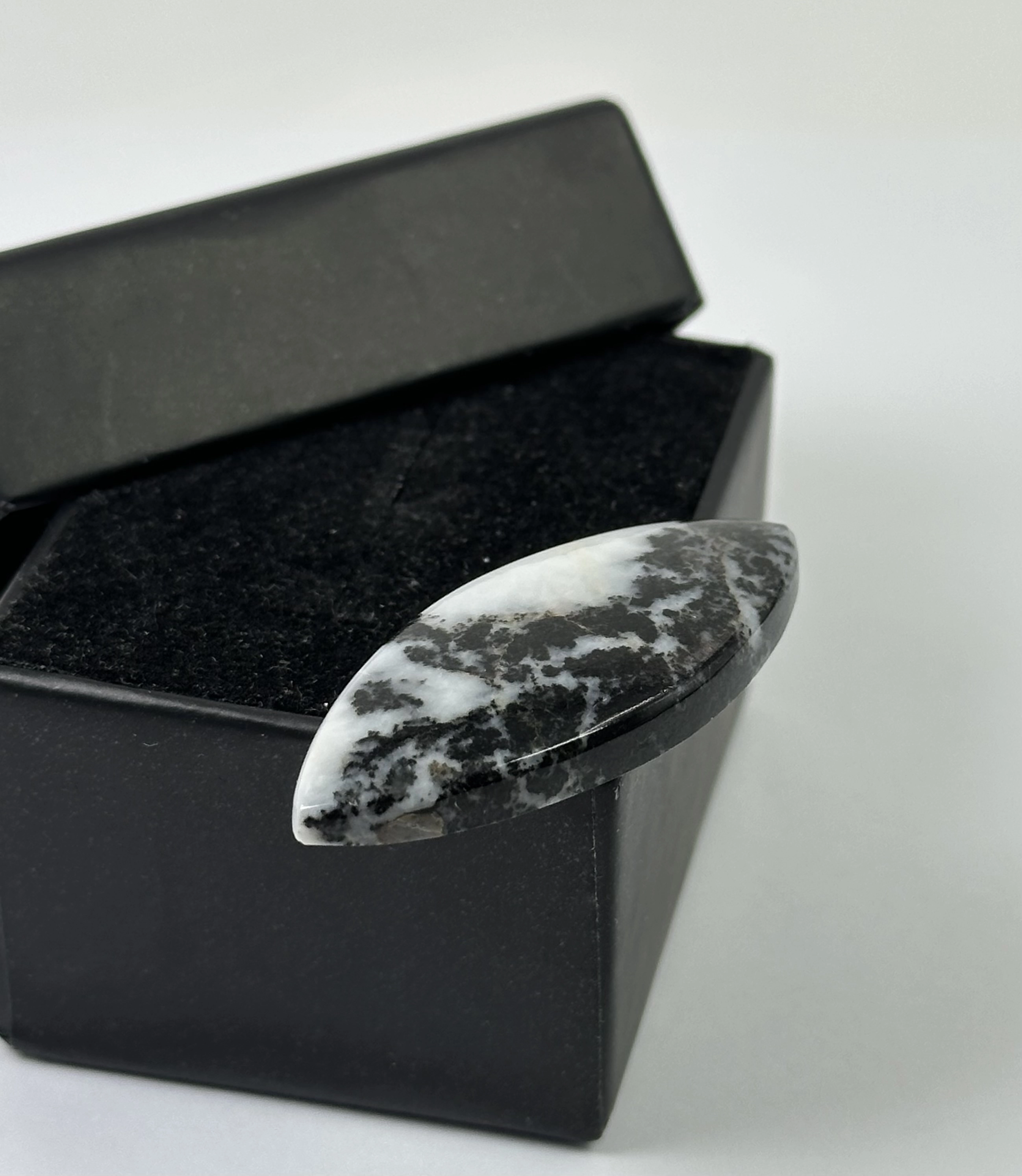 Zebra Jasper Taşından Kaboşon