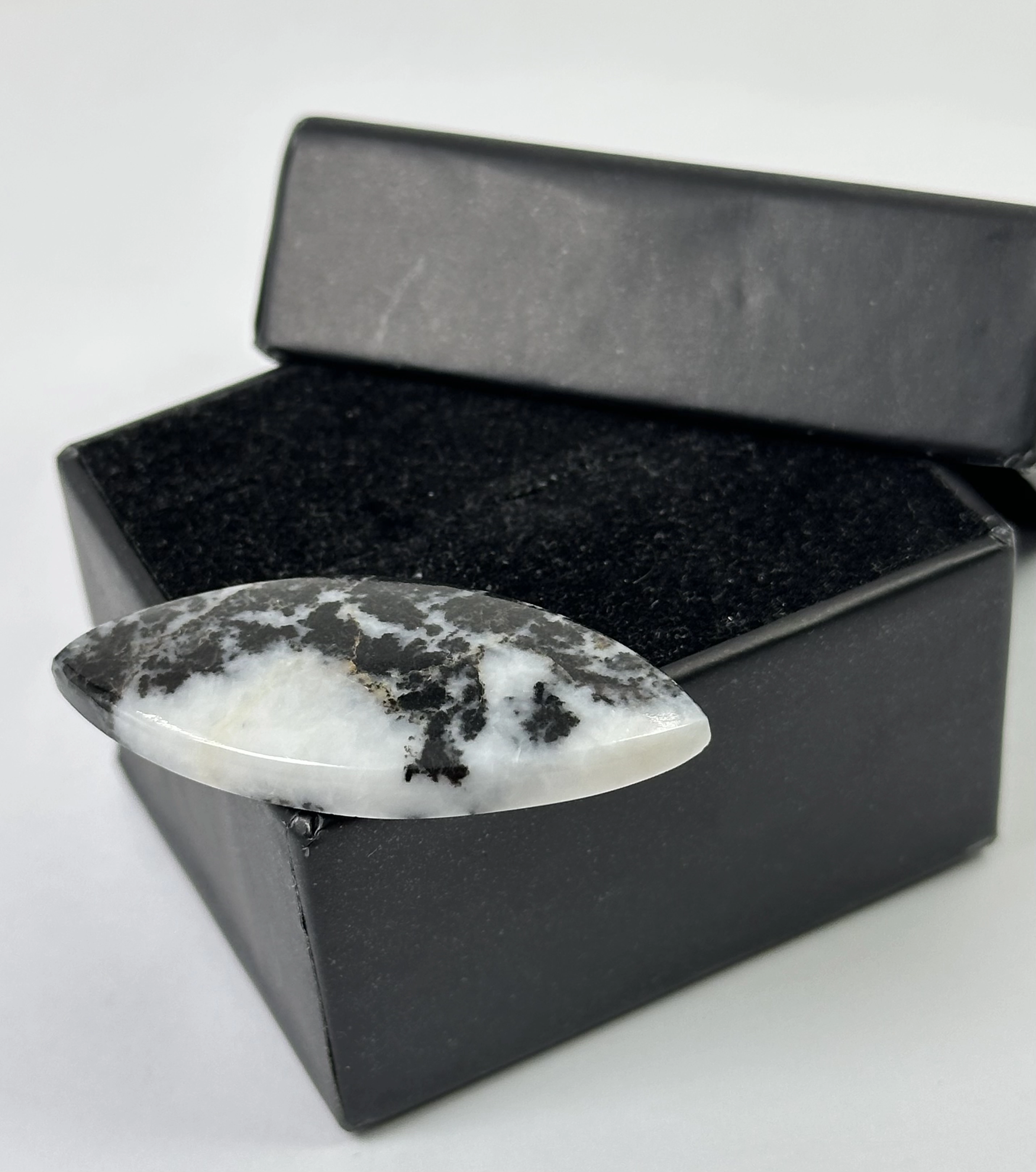 Zebra Jasper Taşından Kaboşon