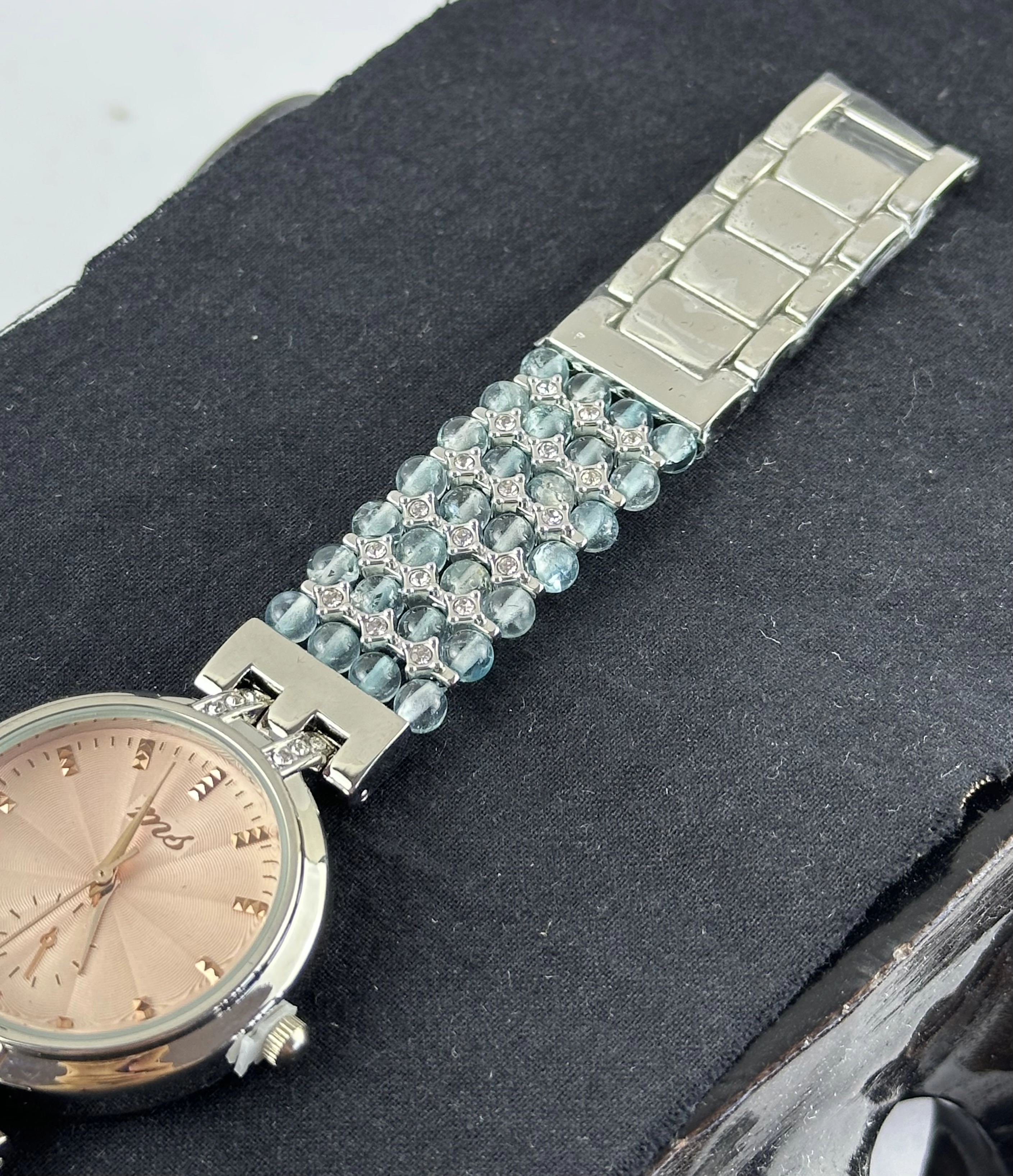 Topaz Taşlı Saat 