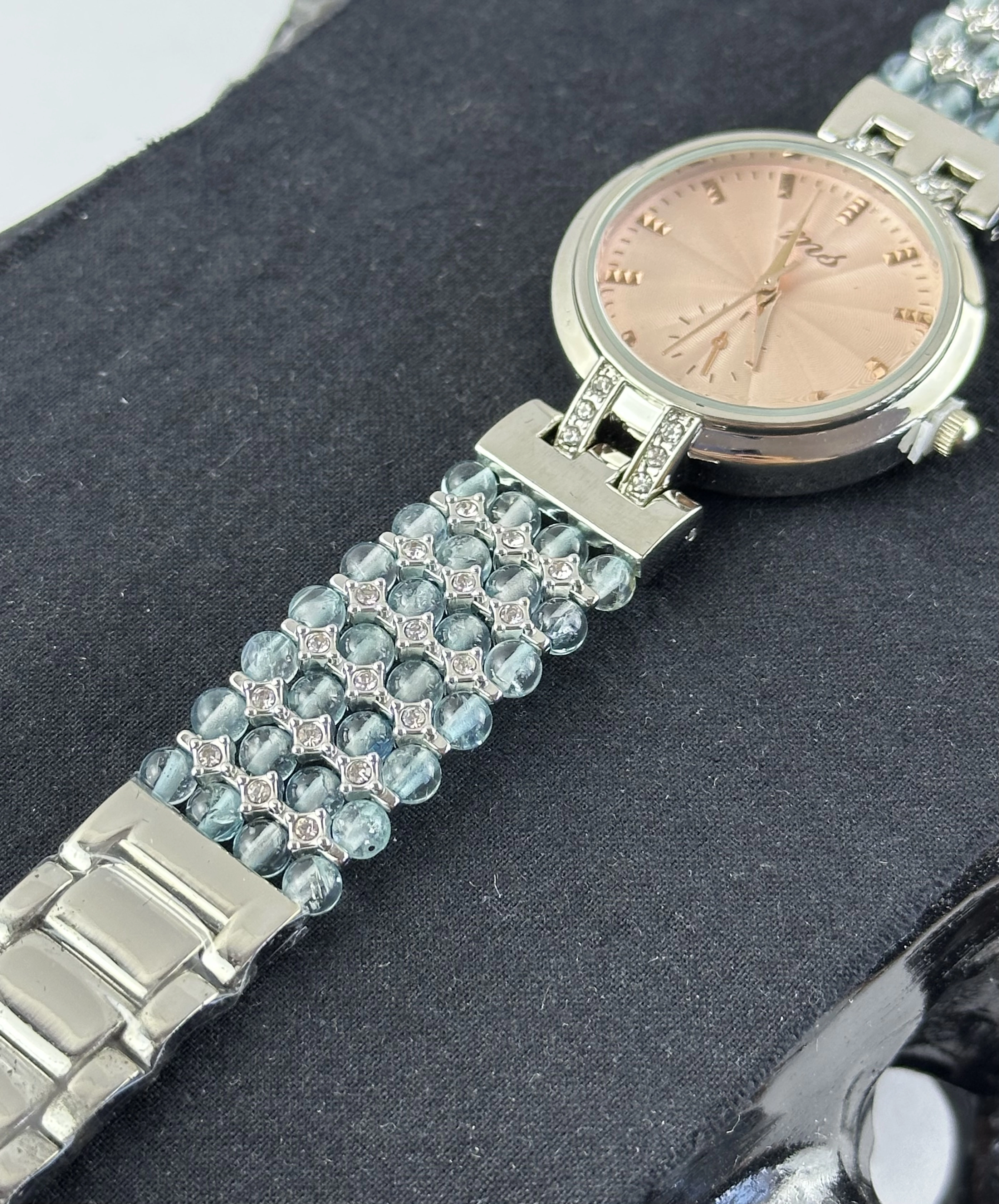Topaz Taşlı Saat 
