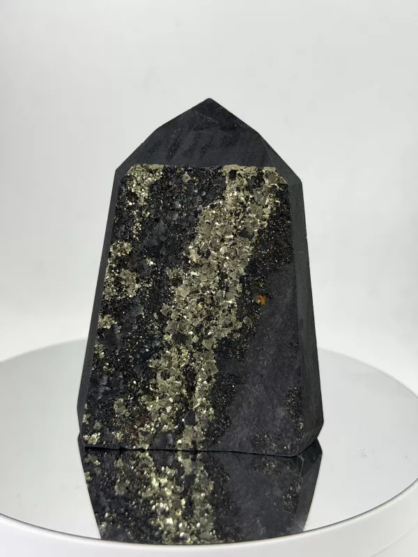 Piritli Şungit Obelisk