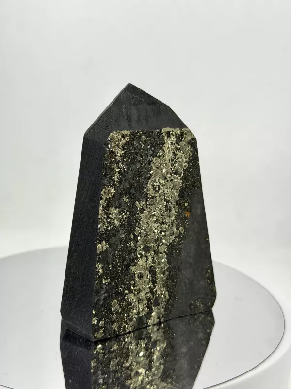 Piritli Şungit Obelisk