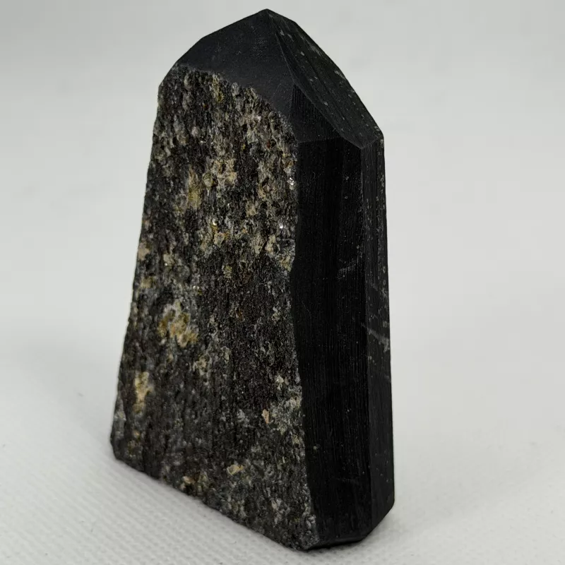 Piritli Şungit Obelisk