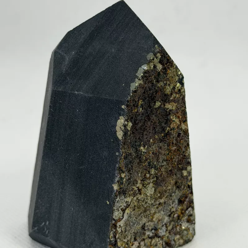 Piritli Şungit Obelisk
