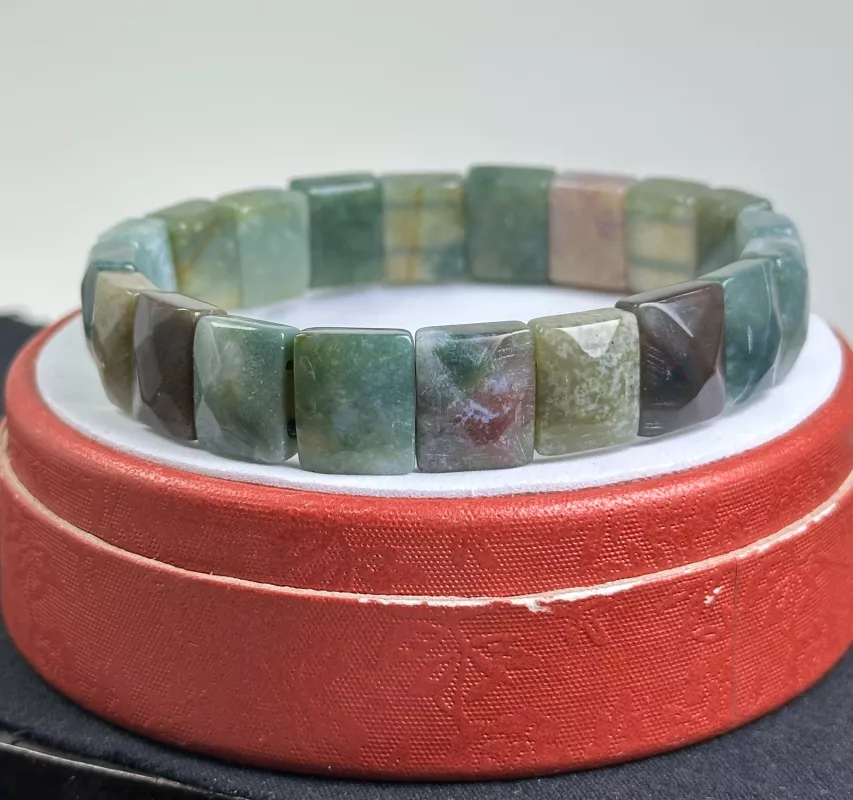 Hint Akiği Taşından Faset Kesim Rolex Bileklik