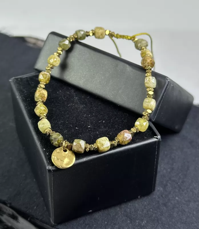 Hesonit Garnet Taşından Sürgülü Bileklik