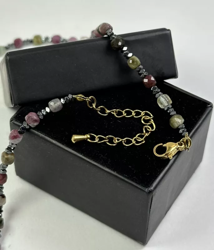 Değişik Garnet Taşları ve Hematitten Kolye