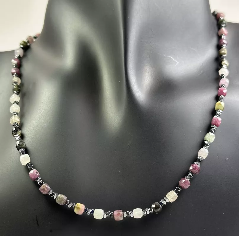 Değişik Garnet Taşları ve Hematitten Kolye