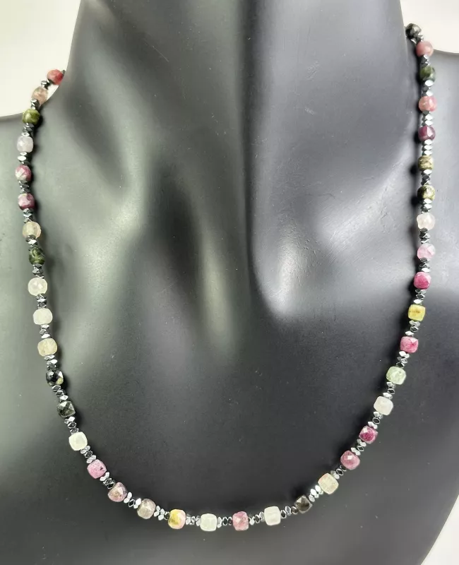 Değişik Garnet Taşları ve Hematitten Kolye