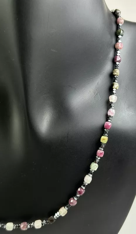 Değişik Garnet Taşları ve Hematitten Kolye
