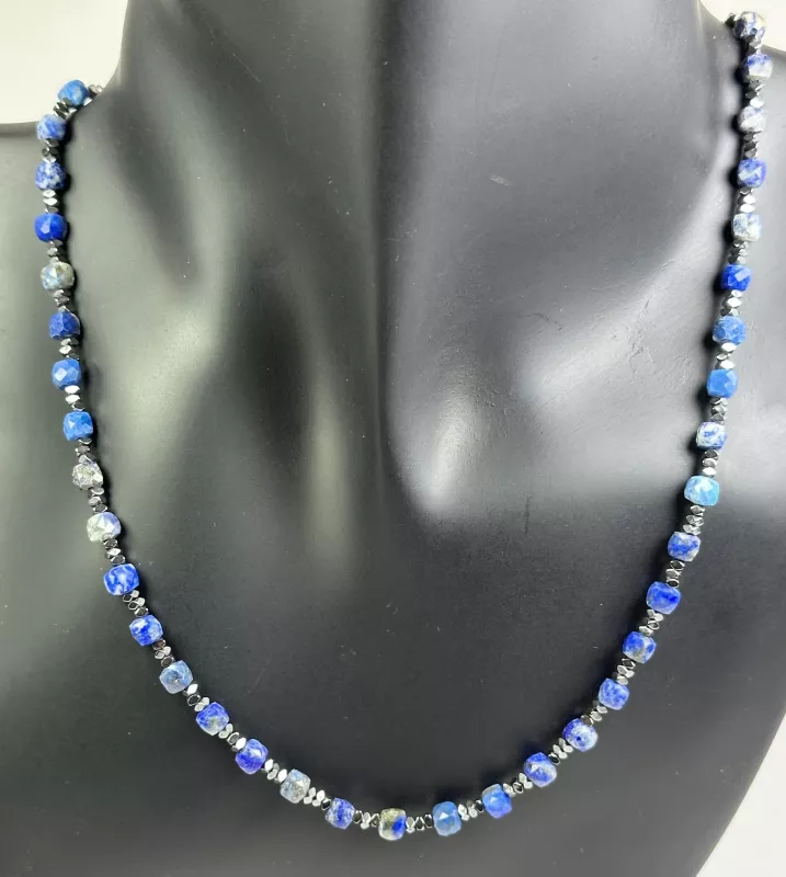 Lapis Taşından Kolye