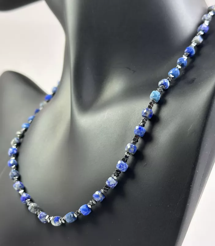 Lapis Taşından Kolye